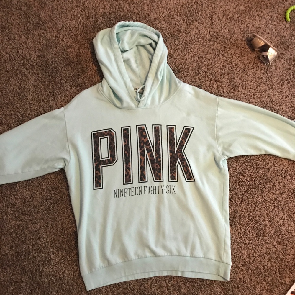 VS size medium sweat shirt