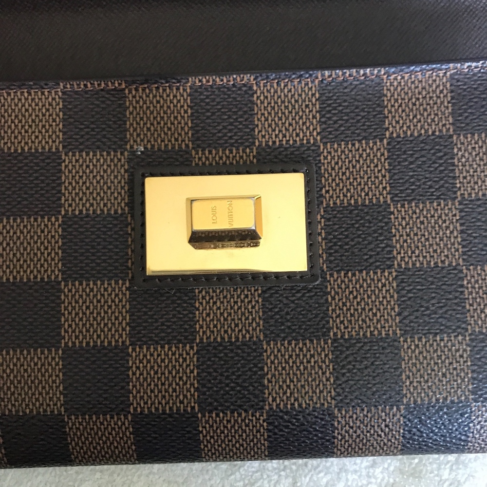 Vintage Louis Vuitton Rosebery Wallet - Picture 8 of 8