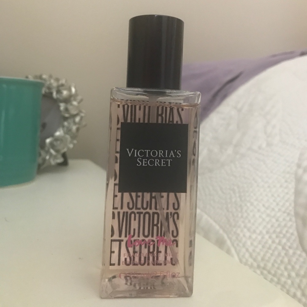 Victoria' Secret Love Me Fragrance Mist
