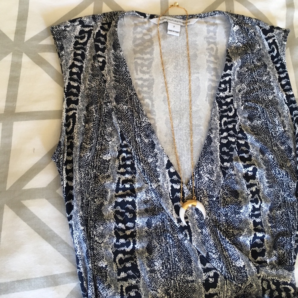 Diane Von Furstenberg Wrap Dress 2 XS