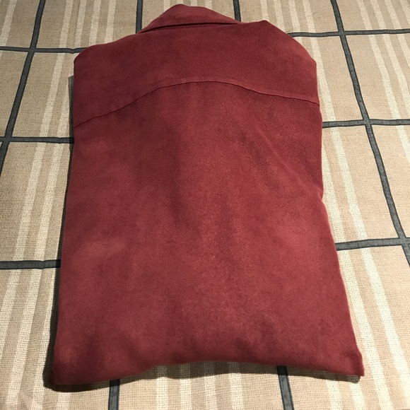 Long sleeve (suede like) dress shirt. - Picture 3 of 6