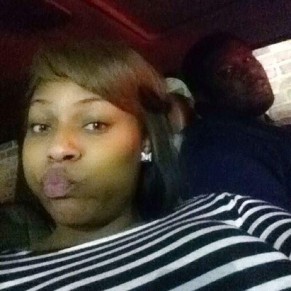 Meet your Posher, Kinya