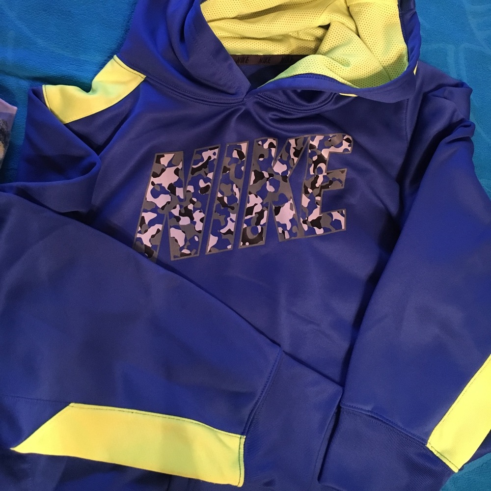 Nike Thermafit youth XL hoodie. Blue &neon yellow
