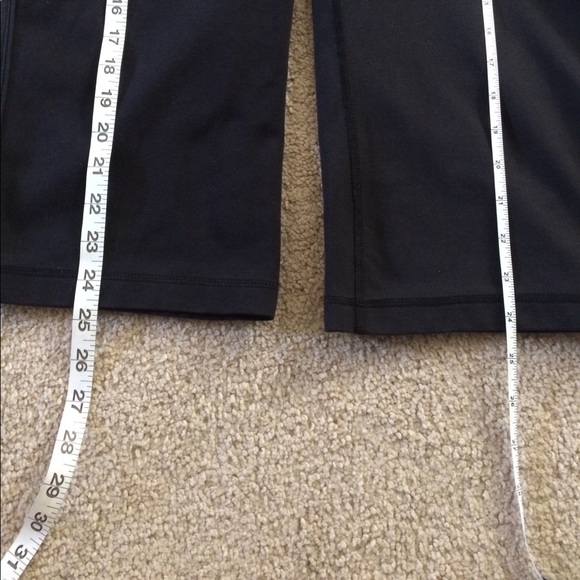 2 Nike Dri Fit Capris - Picture 4 of 7