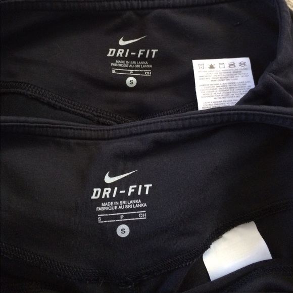2 Nike Dri Fit Capris - Picture 6 of 7