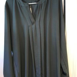 Ann Taylor size XL blouse with pleated front