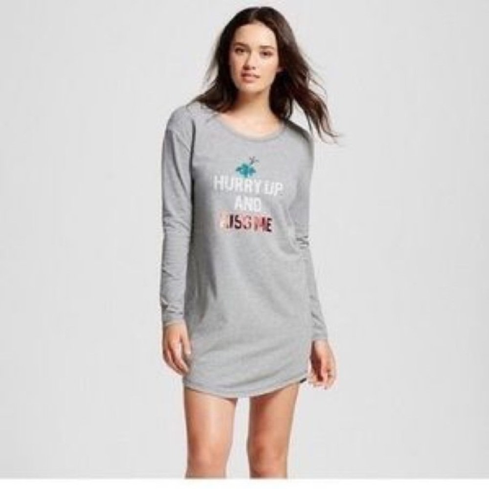 NWT Xhilaration Womens Long Sleeve Sleep Tee Small