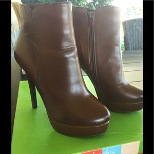 Cognac platform boot