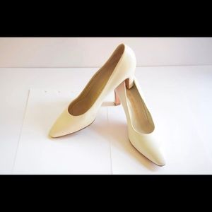 Bruno Magli Creme White Leather Pumps SZ 7.5