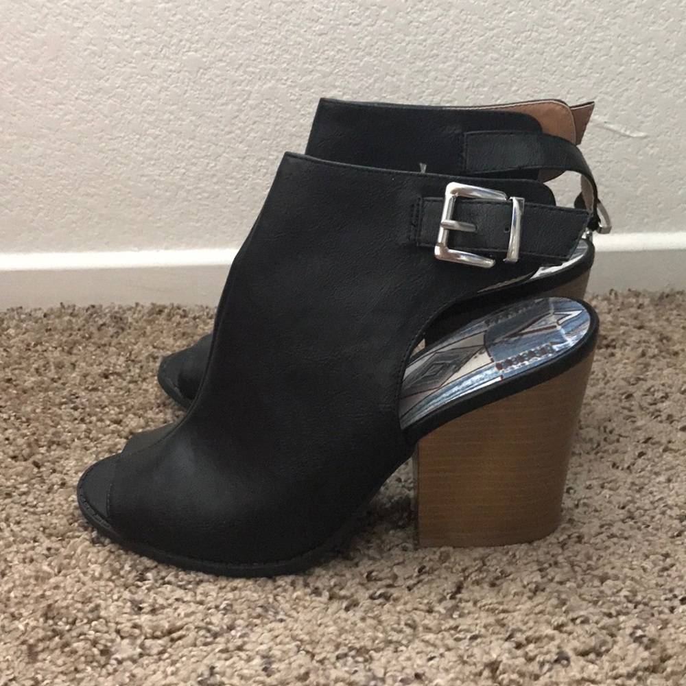 Black Buckle Wedges