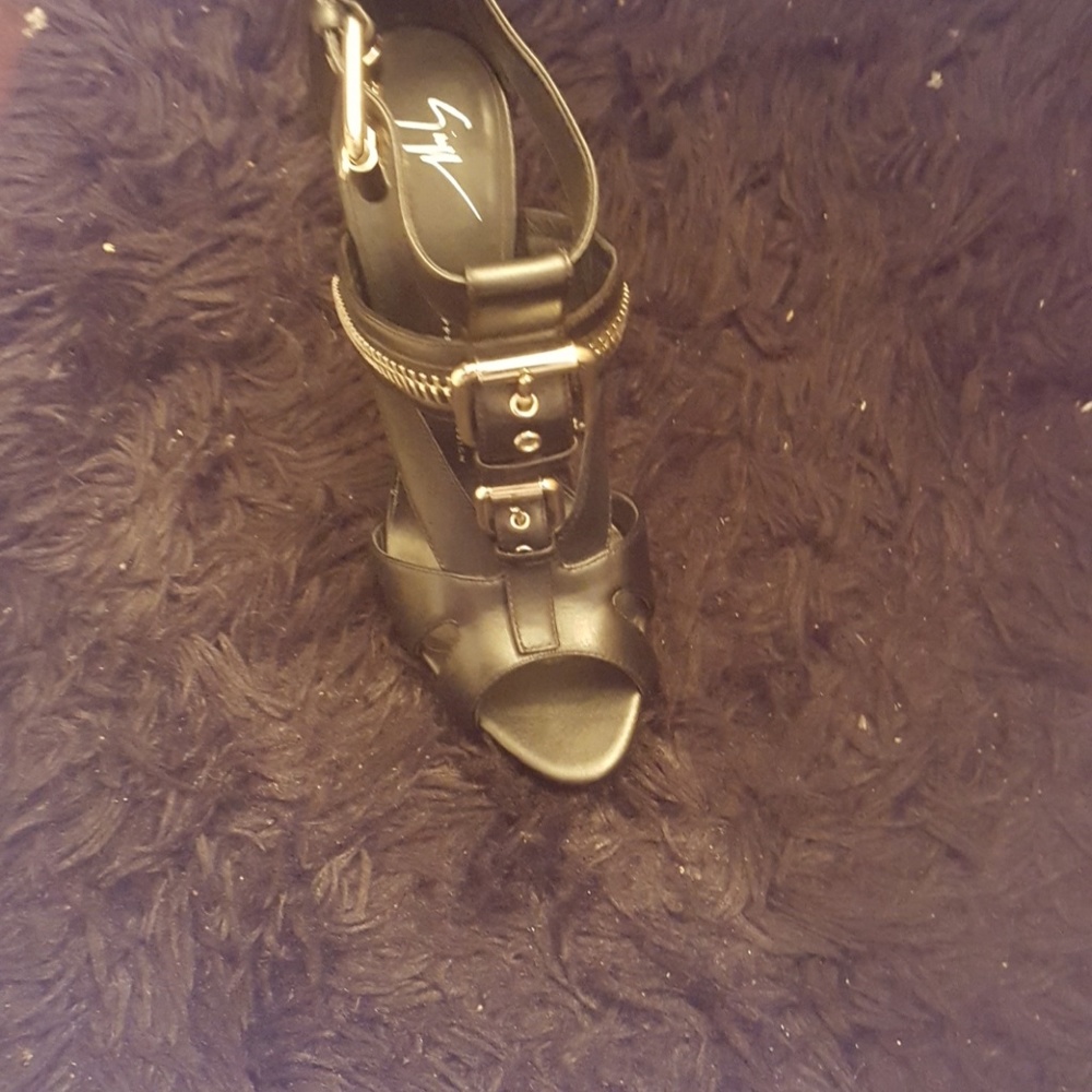 Giuseppe zanotti - Picture 2 of 3