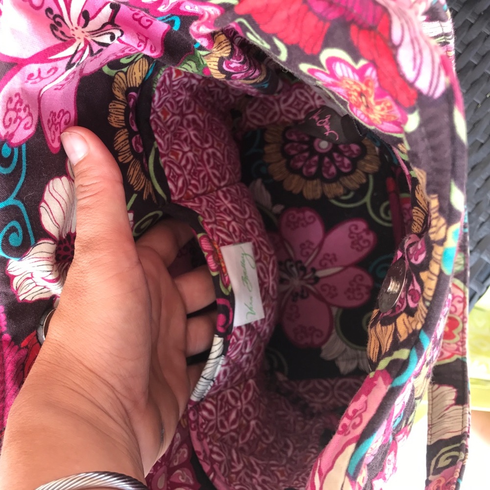 Vera Bradley flower print purse - Picture 5 of 6