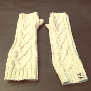 Arm warmers/fingerless gloves.