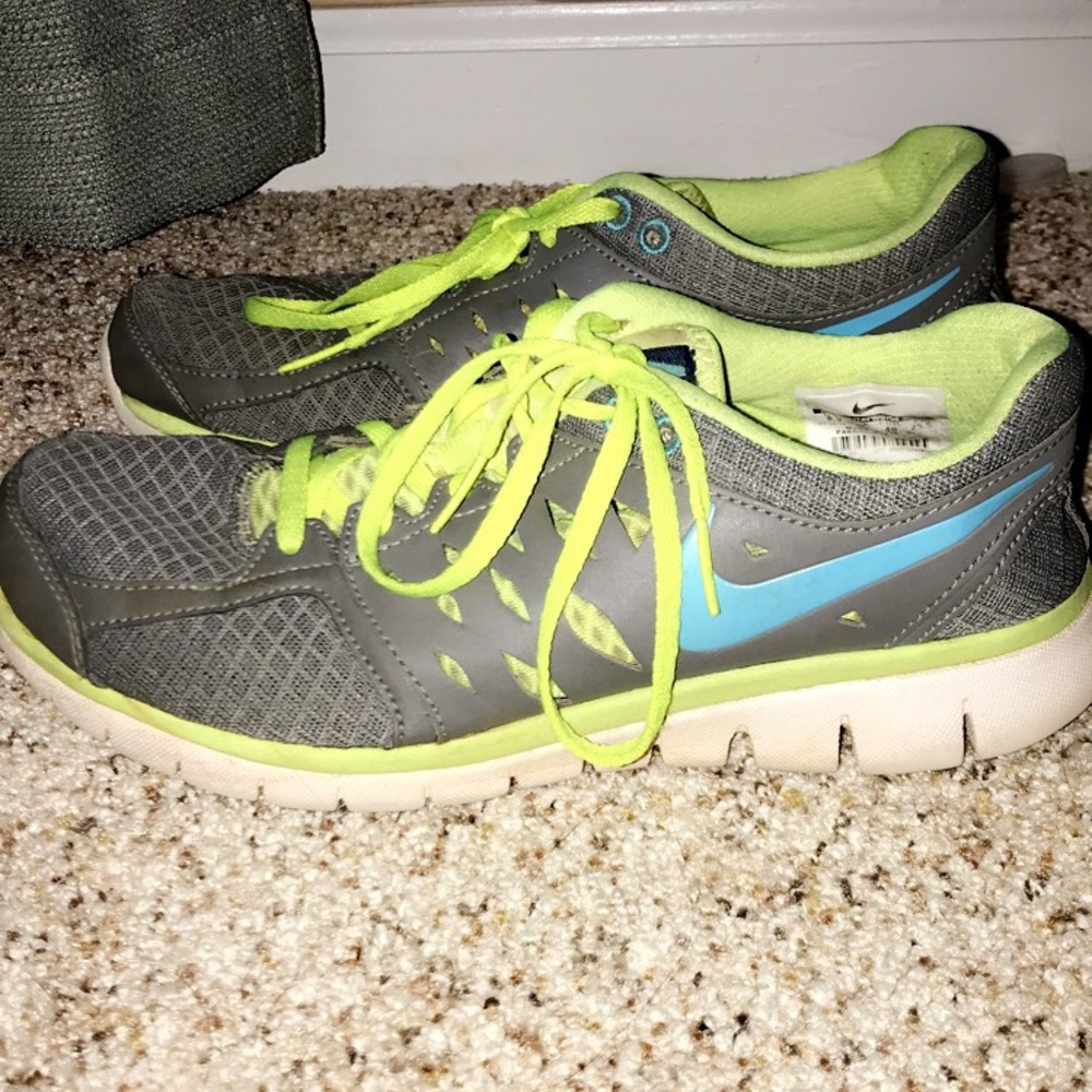 Nike shoes - 8.5