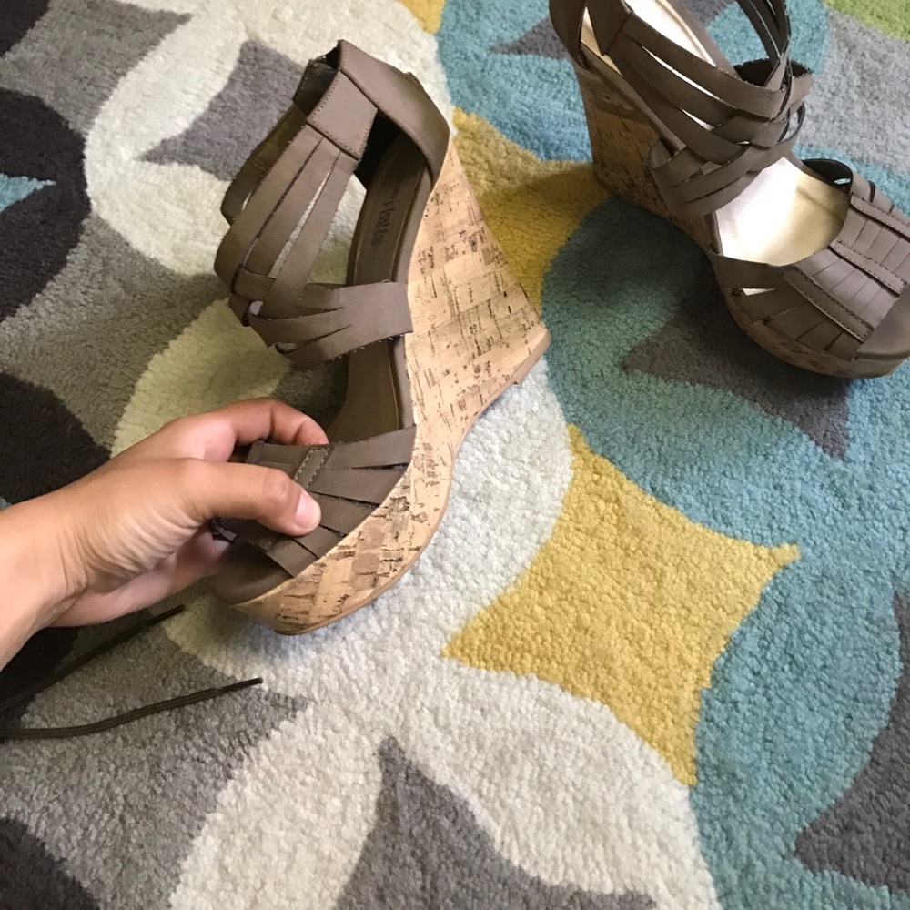 wedges - Picture 2 of 4