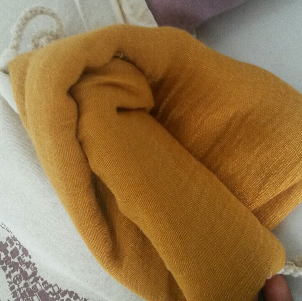 Gorgeous Shawl Scarf Drape Wrap - Picture 5 of 5