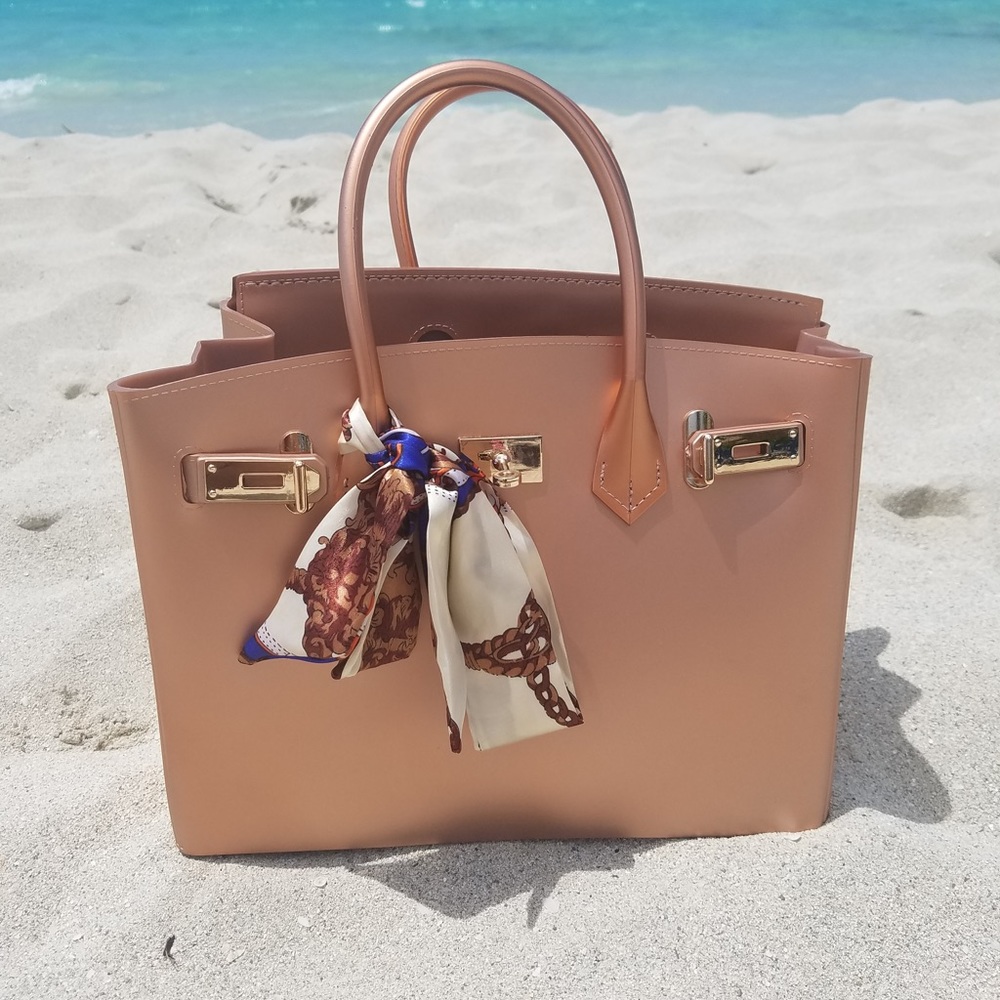 Rose Gold Jelly Waterproof Handbag - Picture 2 of 5