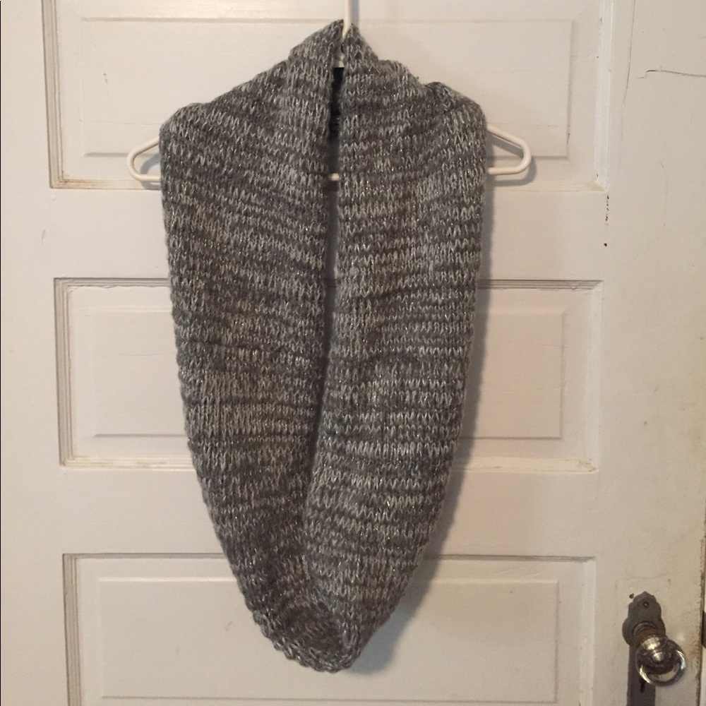 SOLD - Abercrombie kids knit infinity scarf
