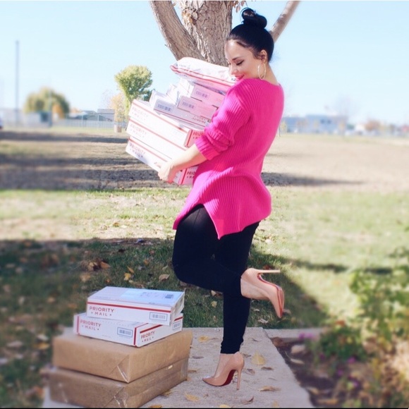 •Meet your Posh Ambassador/Stylist, Samantha• - Picture 3 of 3