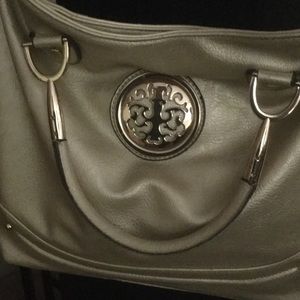 Fashion-inspired gold bag Fashion-inspired gold bag
