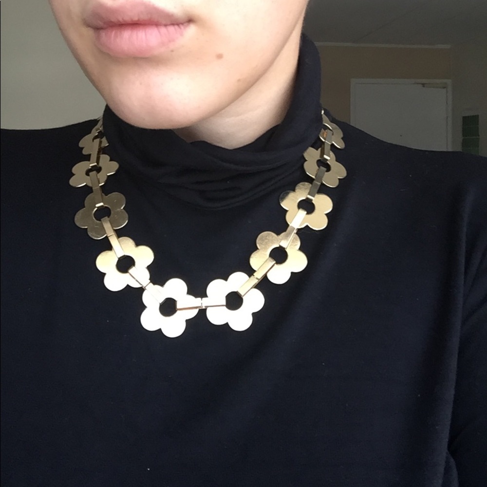 Gold flower choker
