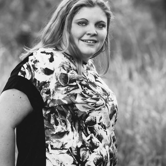 Meet your Posher, Laurie - Picture 1 of 1