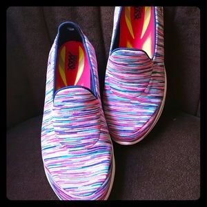 Skechers Goga Max Shoes - NWOT