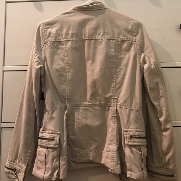 Tan jacket - Picture 2 of 2