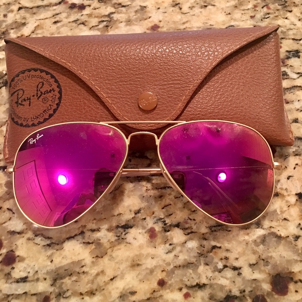 Pink mirrored RayBans