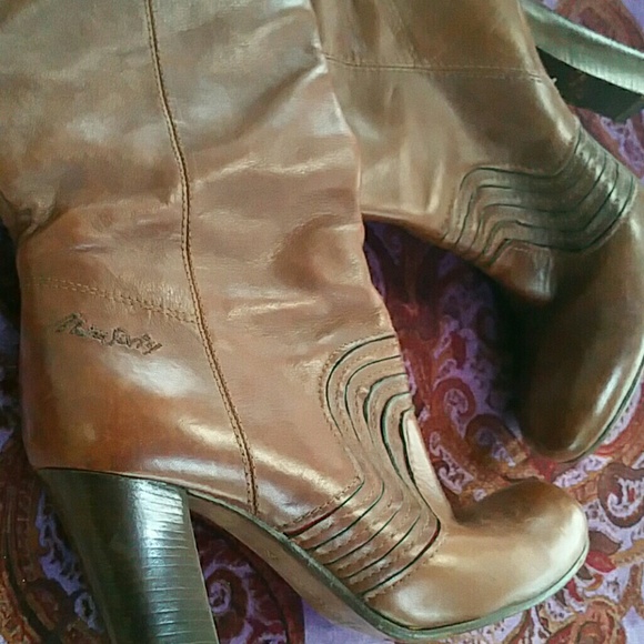 Heartbreaker Boots - Picture 2 of 4