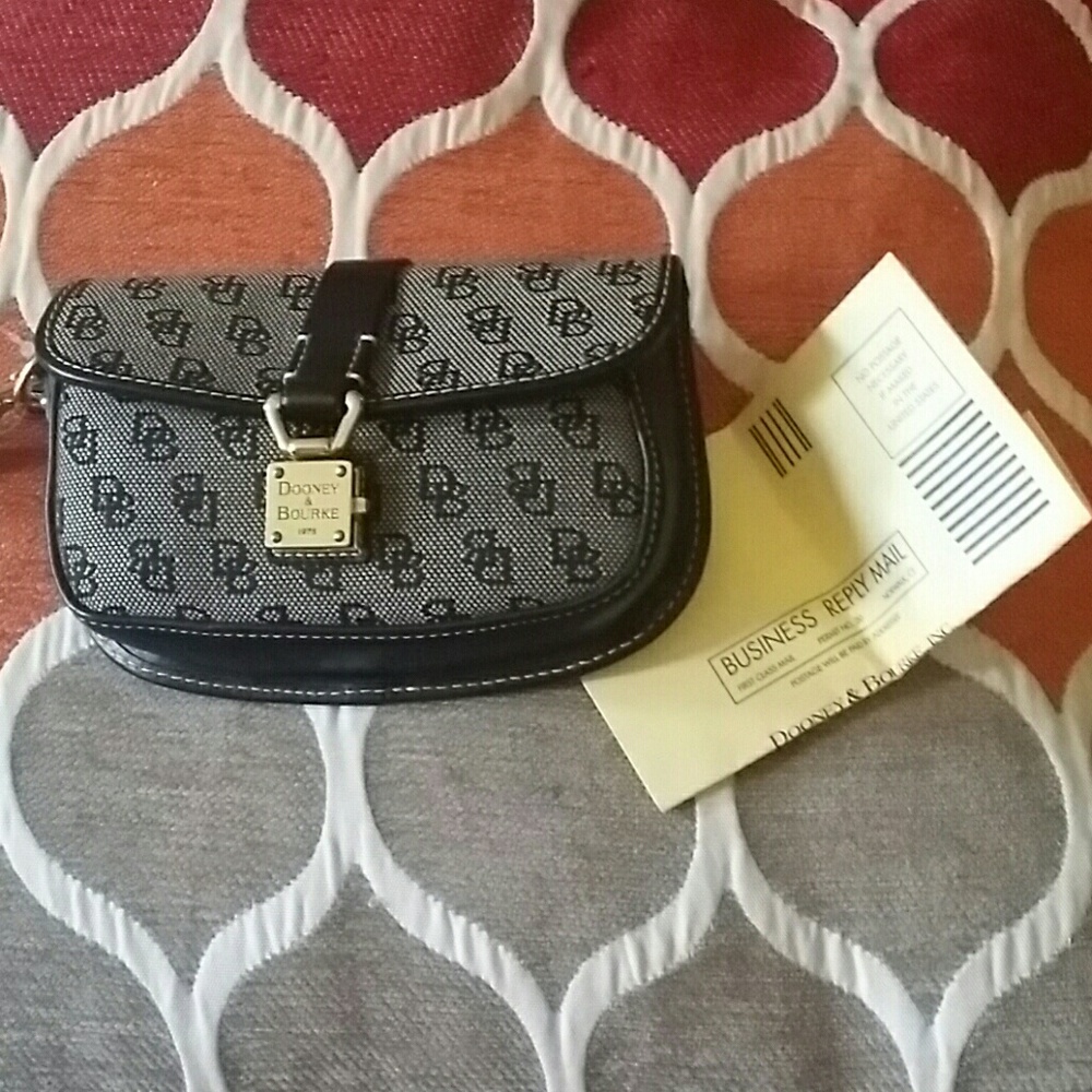 Dooney & Bourke Wristlet
