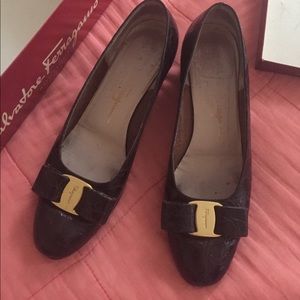 Classic Ferragamo (Vara marrone calf croc)