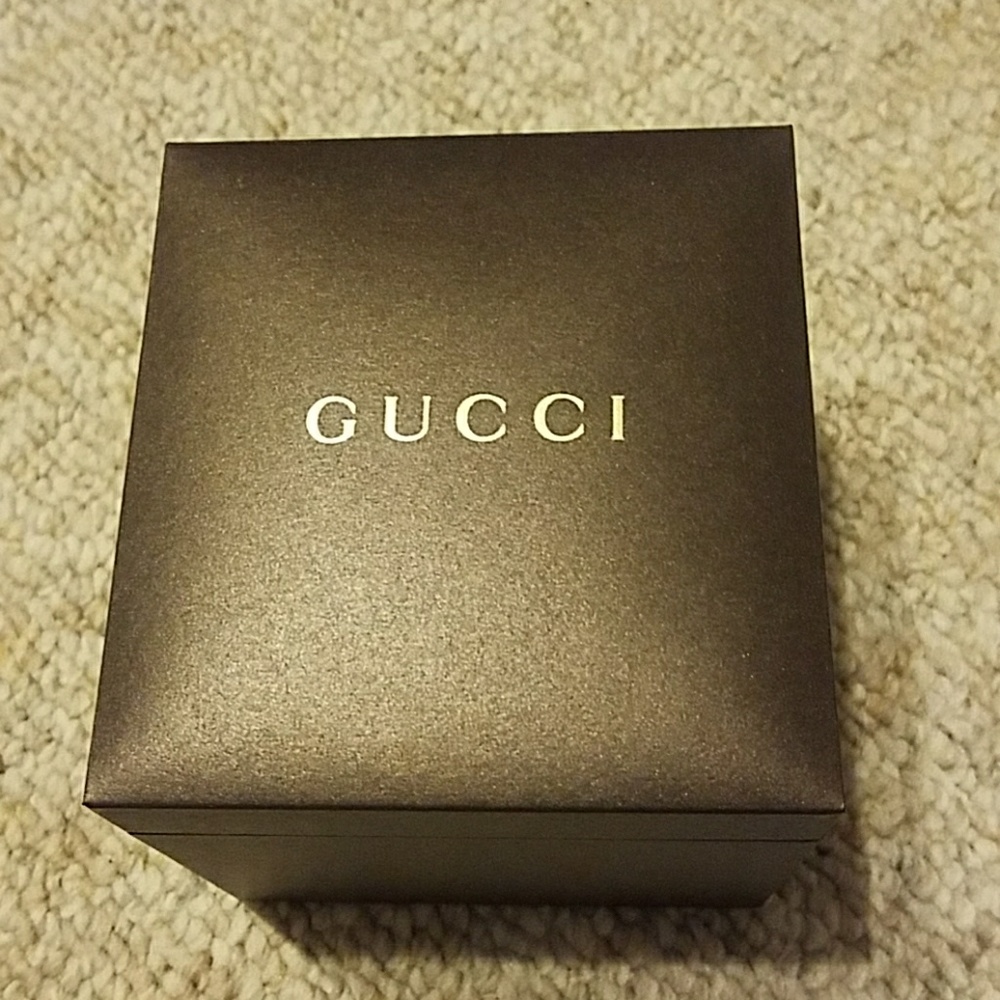 GUCCI watch