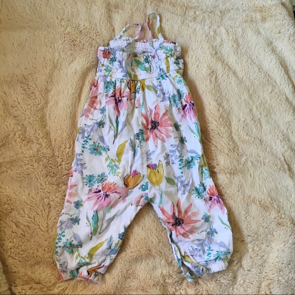 Old navy floral jumpsuit - Picture 3 of 3