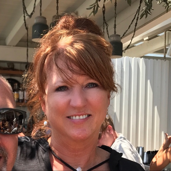 Meet your Posher, Erin - Picture 3 of 5