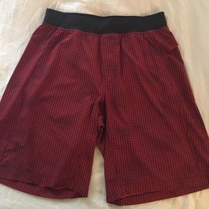 Men's Lululemon Core short- Large