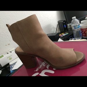 Circus by sam Edelman Peeptoe heels