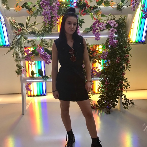 Meet your Posher, Meg - Picture 2 of 3