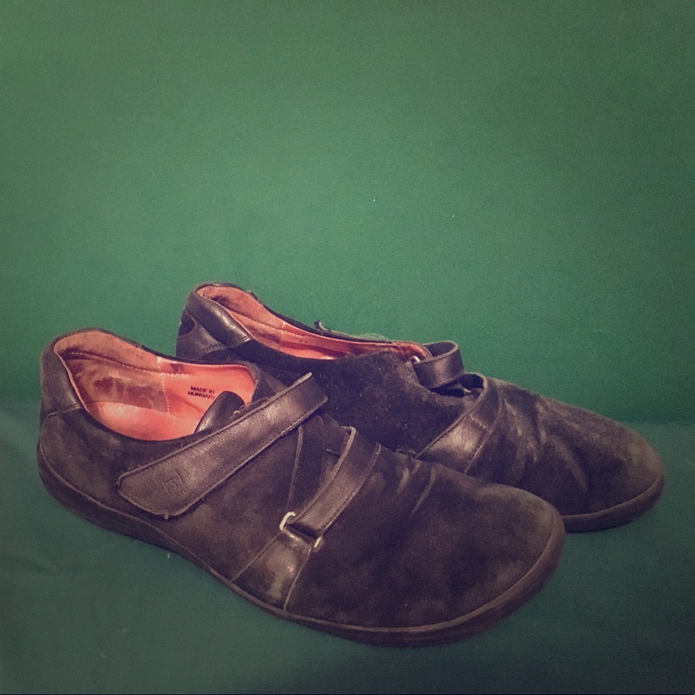 Black suede Think! shoes size 42