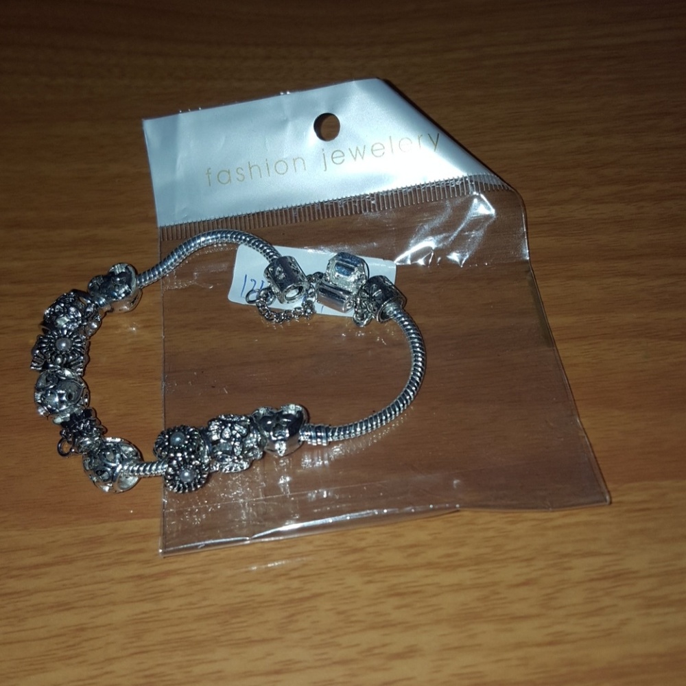 Charm bracelet