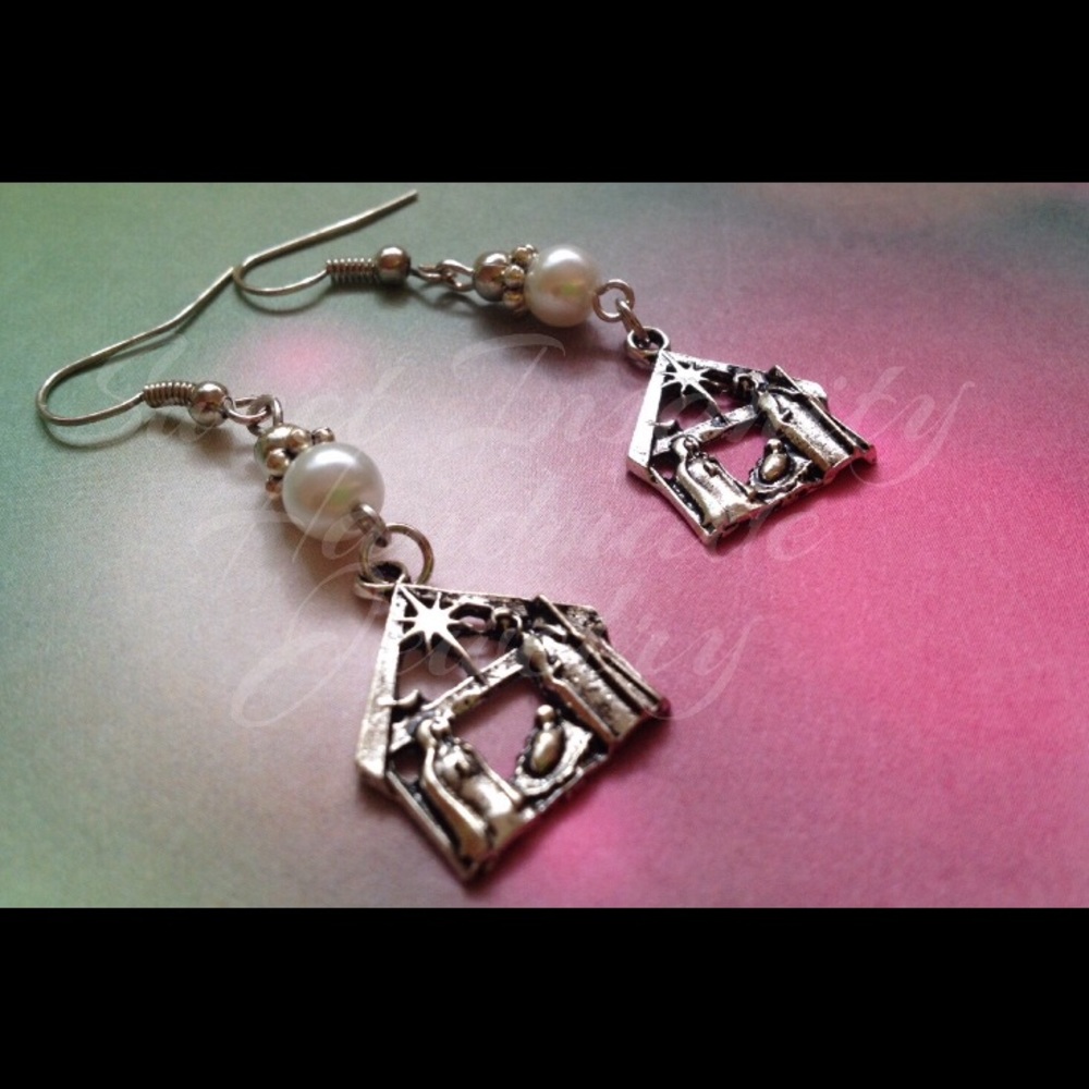 Nativity earrings. NWOT