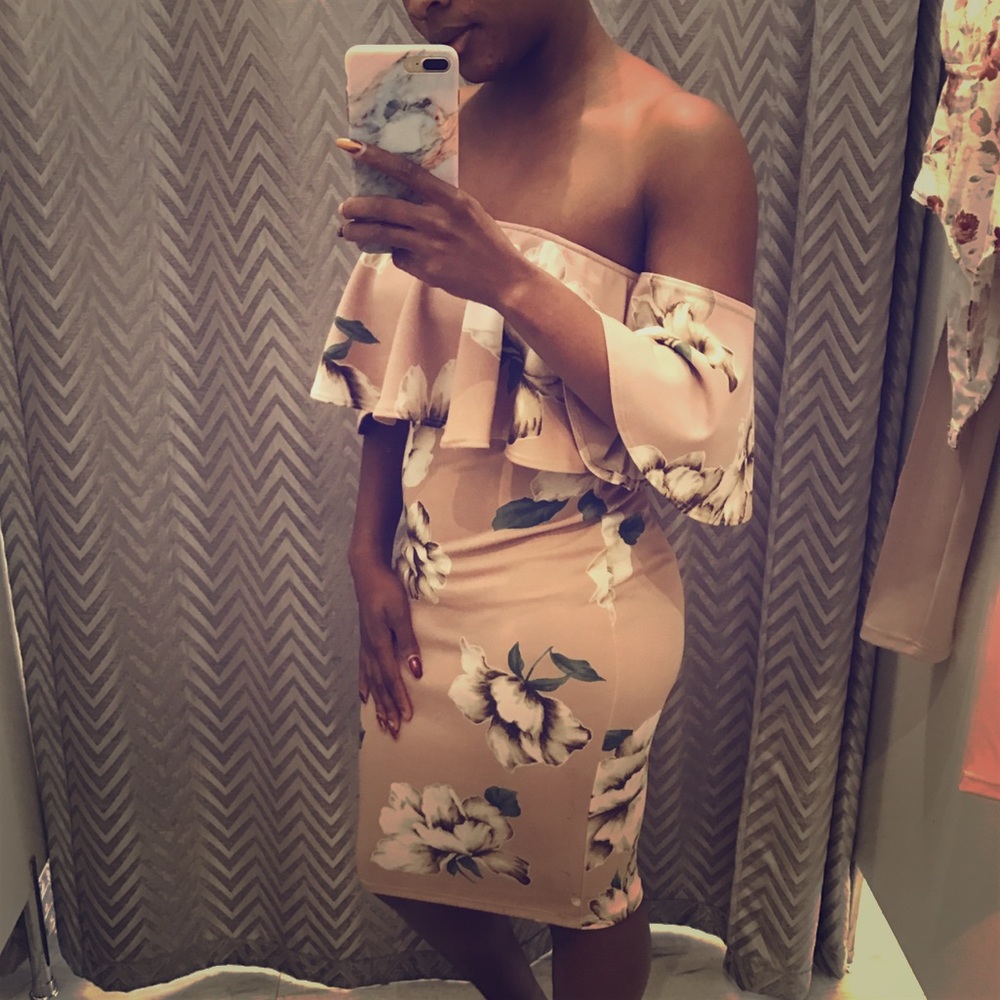 🆕 Zie Boutique Off the Shoulder Floral Dress NWT