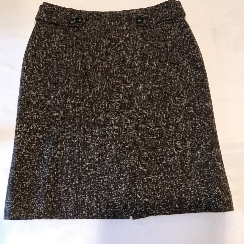 Banana Republic size 4 fall/ inter skirt.