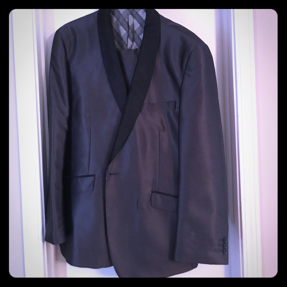 Silver 2 piece suite