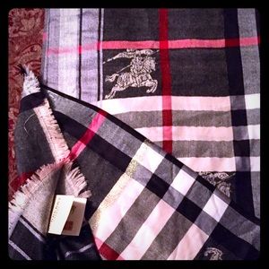 Fashionable Fall Scarf