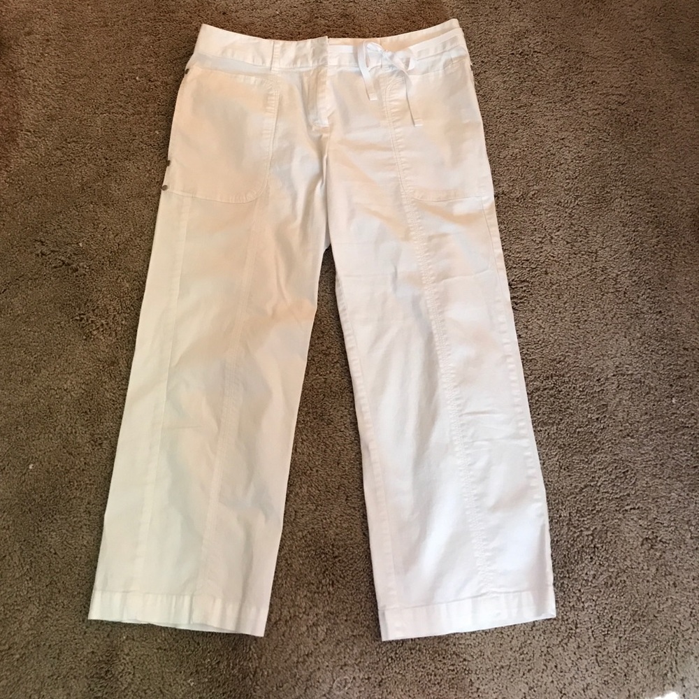 Vera Wang Capri Pants