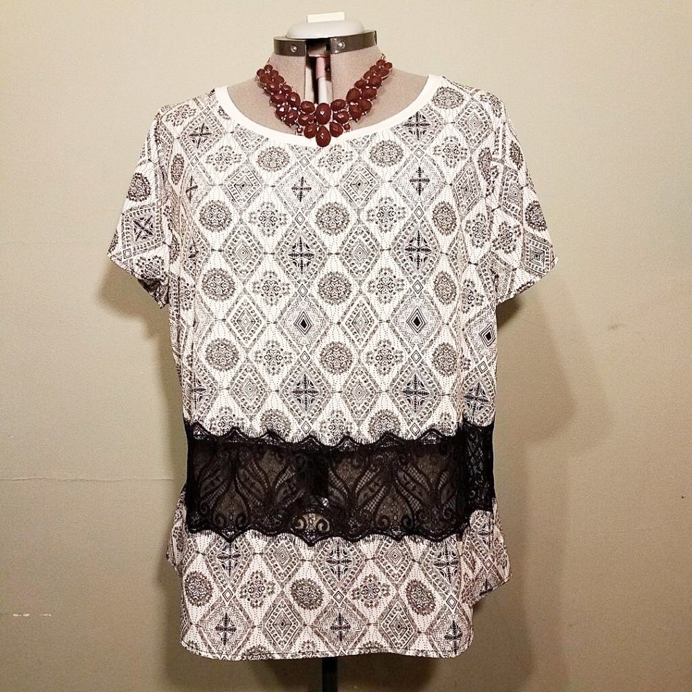 NWOT Forever 21+ plus size paisley top lace insert