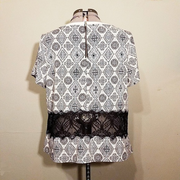 NWOT Forever 21+ plus size paisley top lace insert - Picture 2 of 3