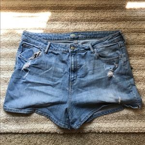 Old Navy Distressed Denim Plus Size Shorts