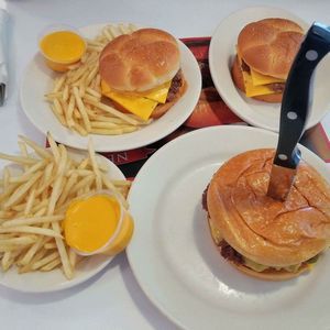 Meet your Posher, Malika